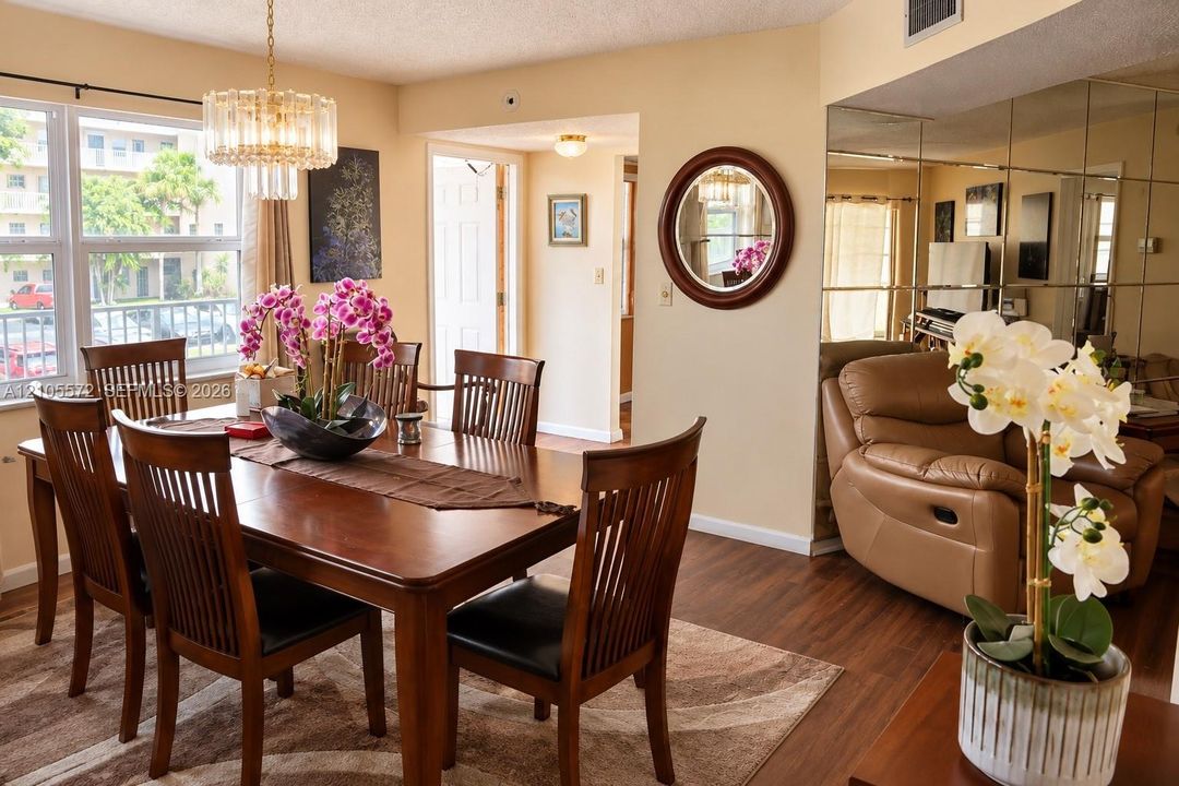 For Sale: $80,000 (2 beds, 2 baths, 1102 Square Feet)