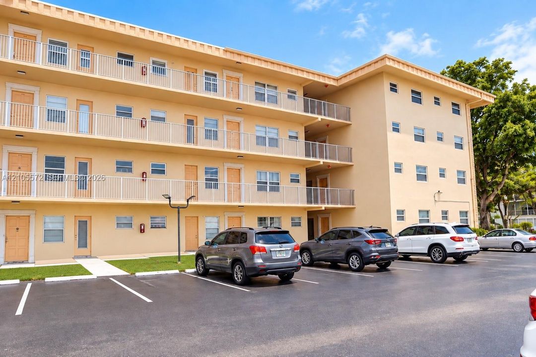 For Sale: $80,000 (2 beds, 2 baths, 1102 Square Feet)