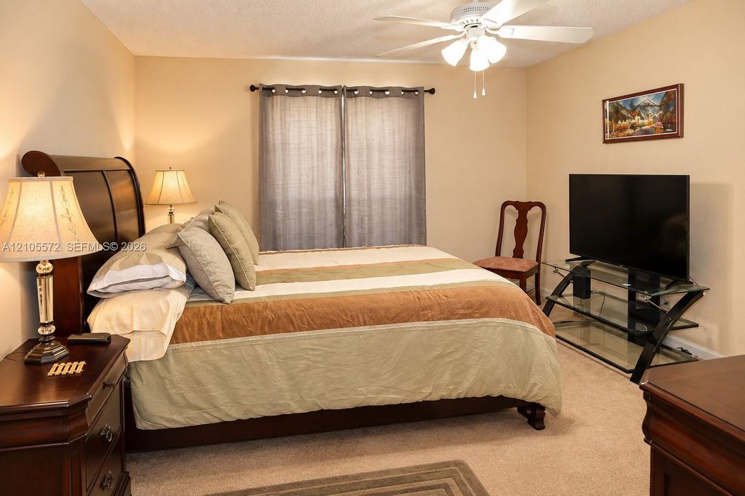 For Sale: $80,000 (2 beds, 2 baths, 1102 Square Feet)