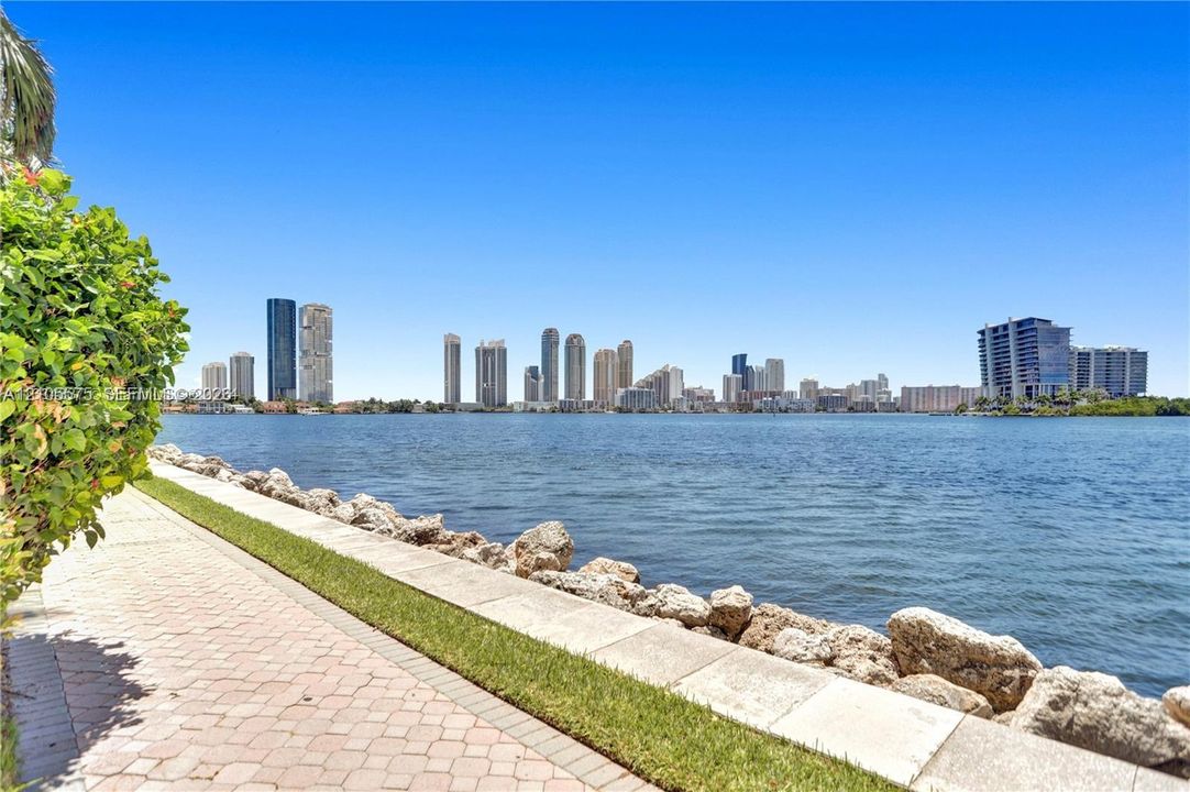 Enjoy resort-style living at Mystic Pointe in Aventura, featuring an exceptional collection of amenities designed for relaxation, recreation, and an active waterfront lifestyle.