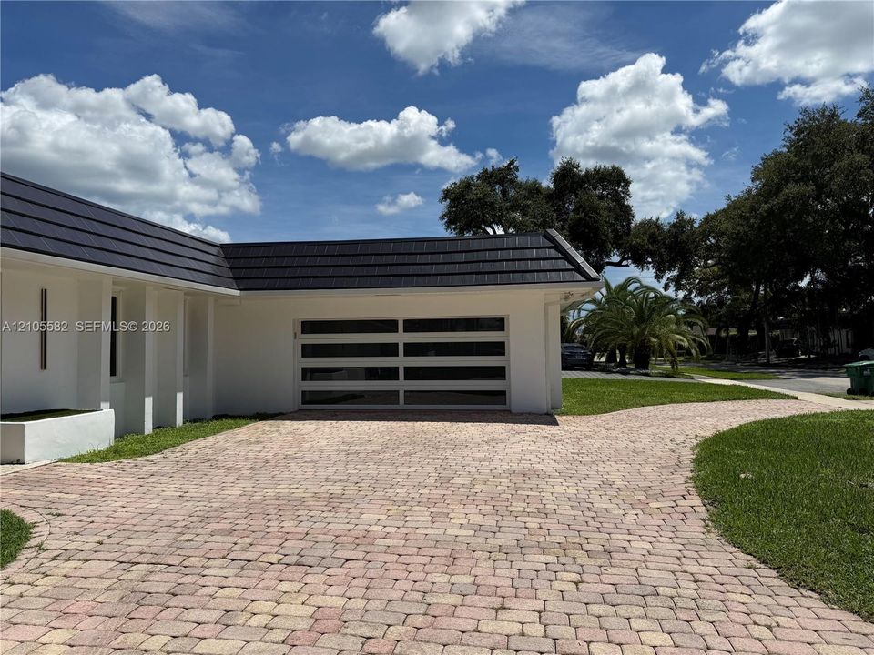 For Rent: $9,500 (4 beds, 3 baths, 2817 Square Feet)