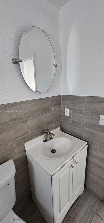 В аренду: $2,200 (3 спален, 1 ванн, 880 Квадратных фут)