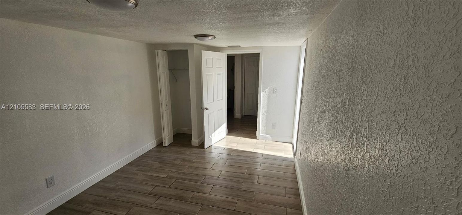 В аренду: $2,200 (3 спален, 1 ванн, 880 Квадратных фут)