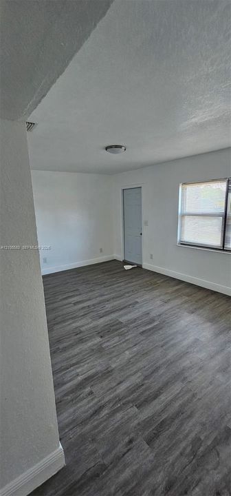 В аренду: $2,200 (3 спален, 1 ванн, 880 Квадратных фут)