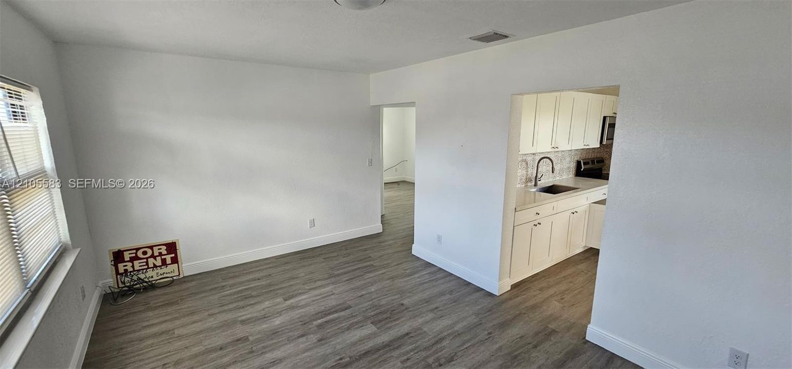 В аренду: $2,200 (3 спален, 1 ванн, 880 Квадратных фут)