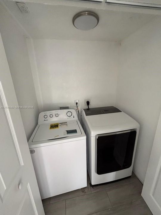 В аренду: $2,200 (3 спален, 1 ванн, 880 Квадратных фут)