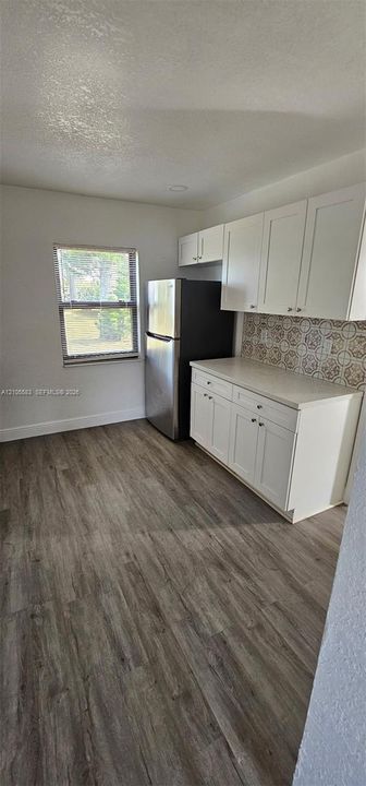 В аренду: $2,200 (3 спален, 1 ванн, 880 Квадратных фут)