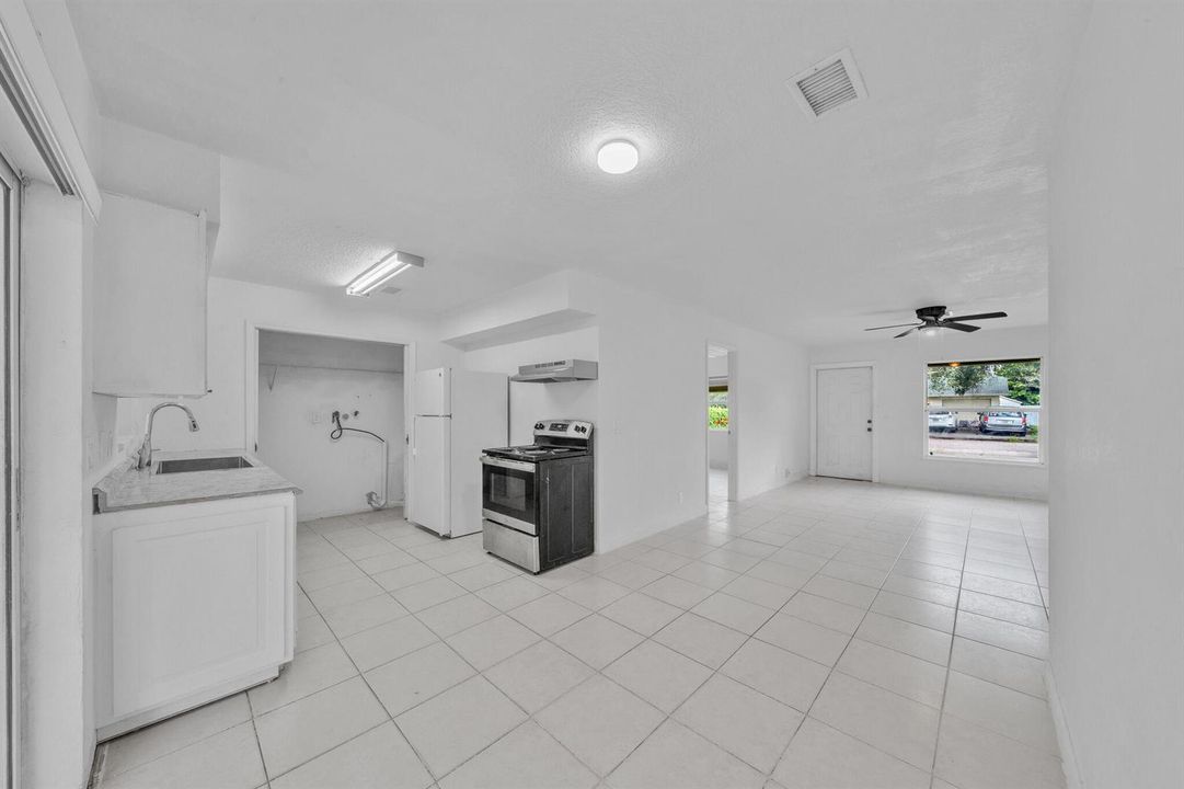 16 Dining + Kitchen (1)
