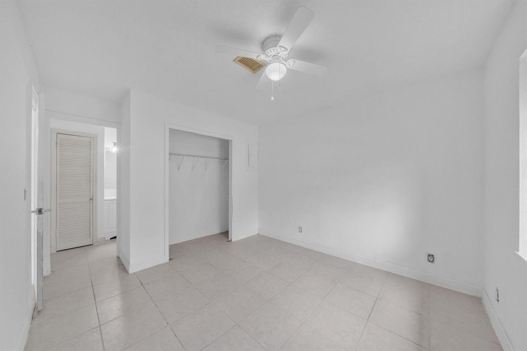 4 Primary Bedroom (3)