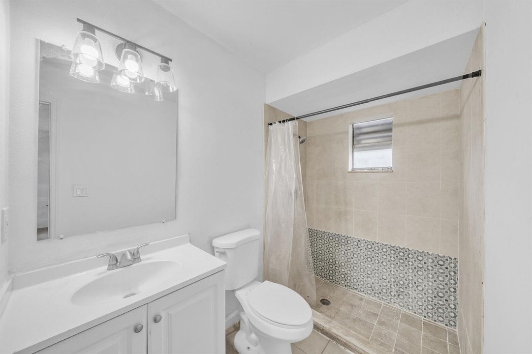 5 Primary Bathroom (2)