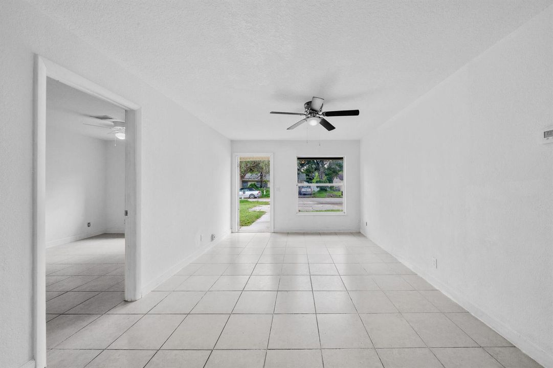 20 Living Area (2)
