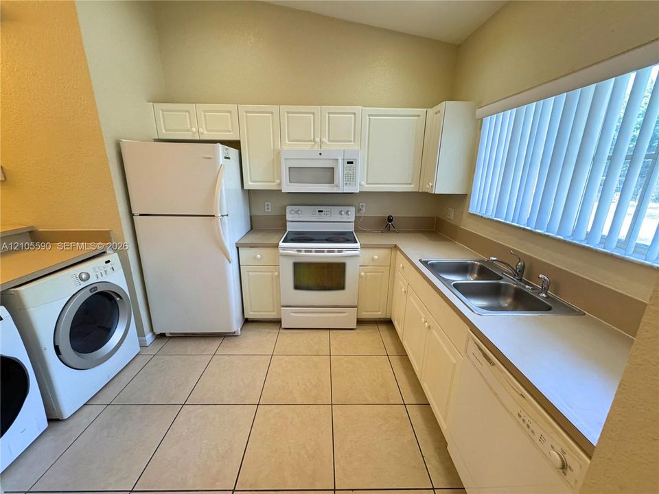 En Venta: $284,900 (2 camas, 2 baños, 950 Pies cuadrados)