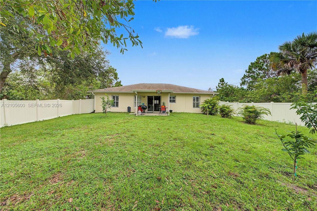 For Sale: $315,900 (3 beds, 2 baths, 1143 Square Feet)