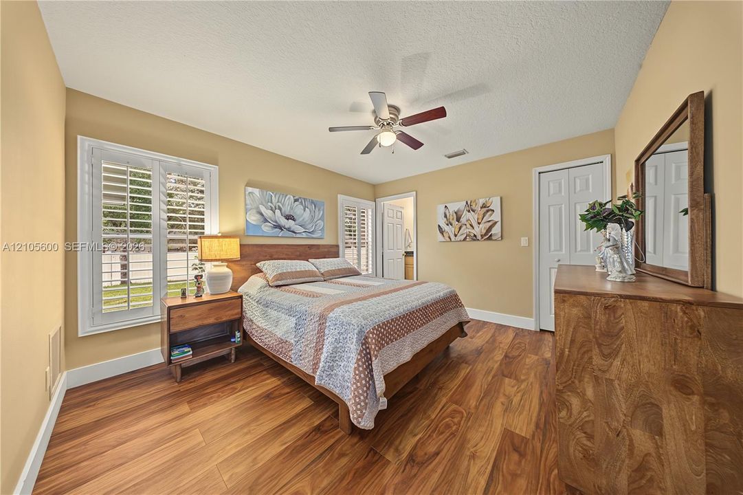 For Sale: $315,900 (3 beds, 2 baths, 1143 Square Feet)