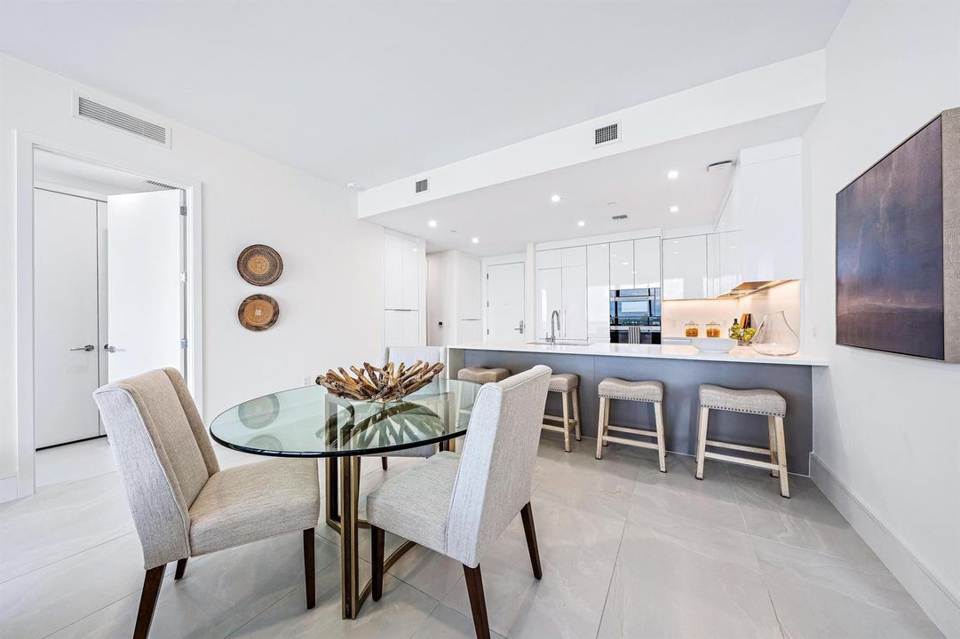 220 Lake Shore Dr. #817-18
