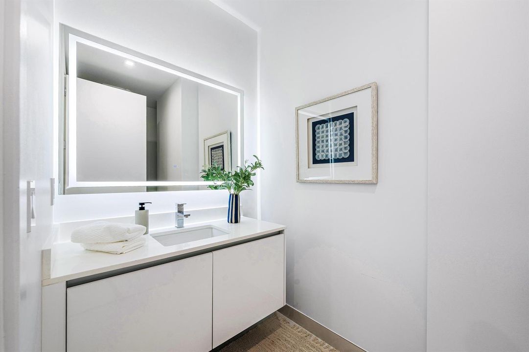 220 Lake Shore Dr. #817-9