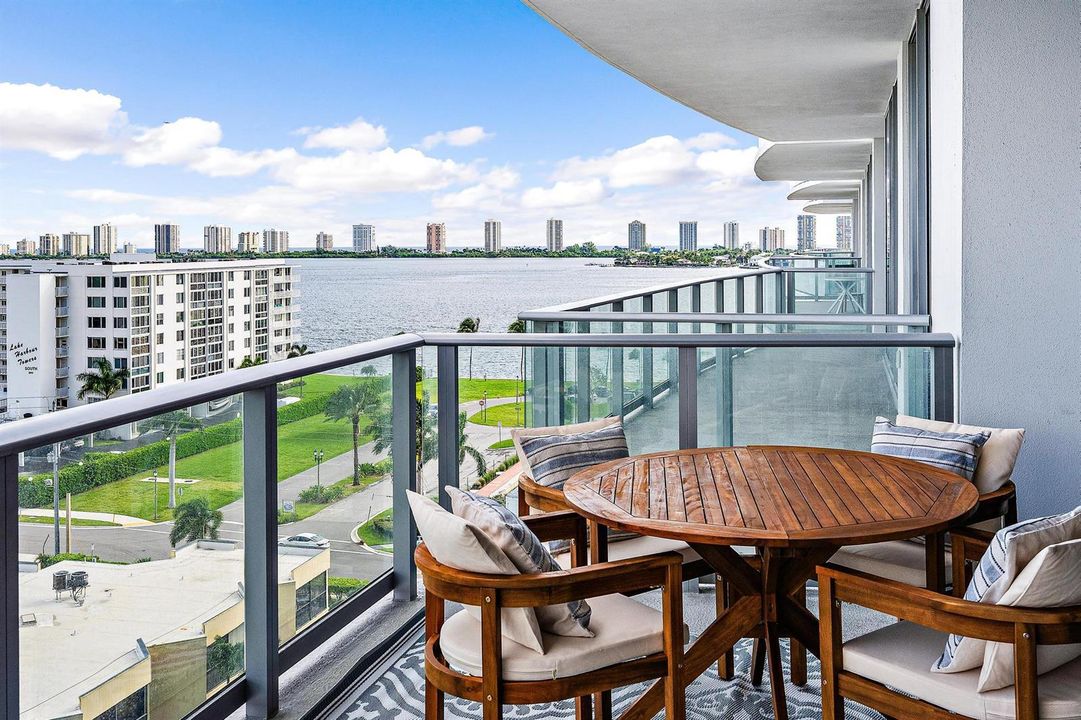 220 Lake Shore Dr. #817-21