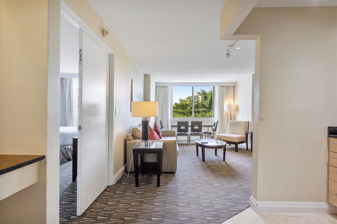 01-2670 E Sunrise Blvd #409_001