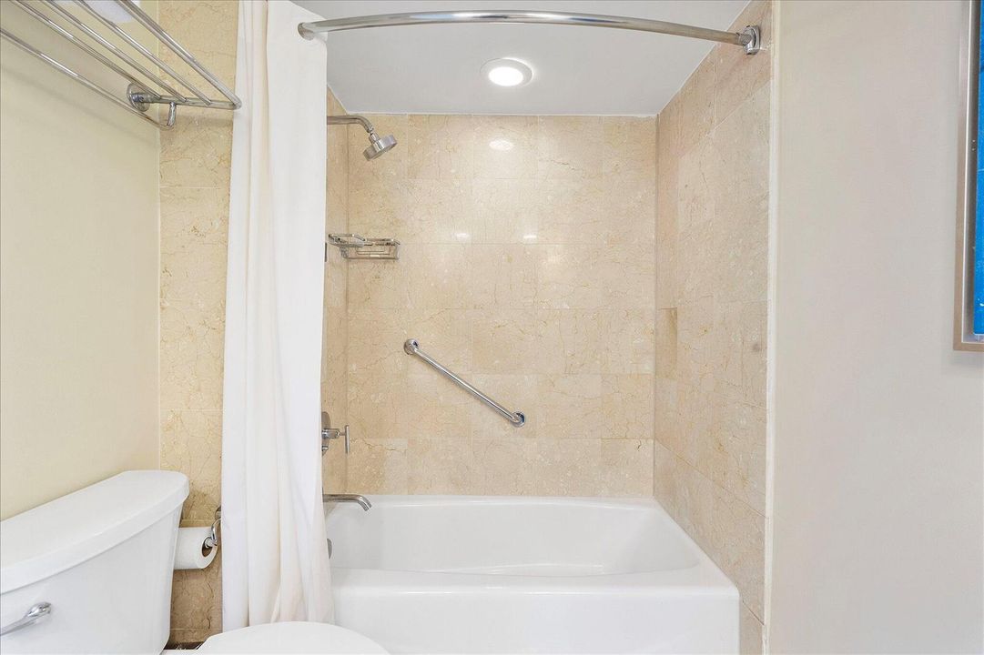 21-2670 E Sunrise Blvd #409_021