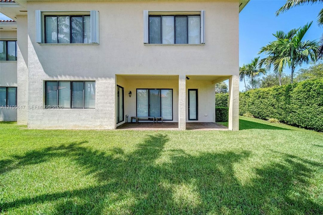 В аренду: $6,700 (5 спален, 4 ванн, 3982 Квадратных фут)
