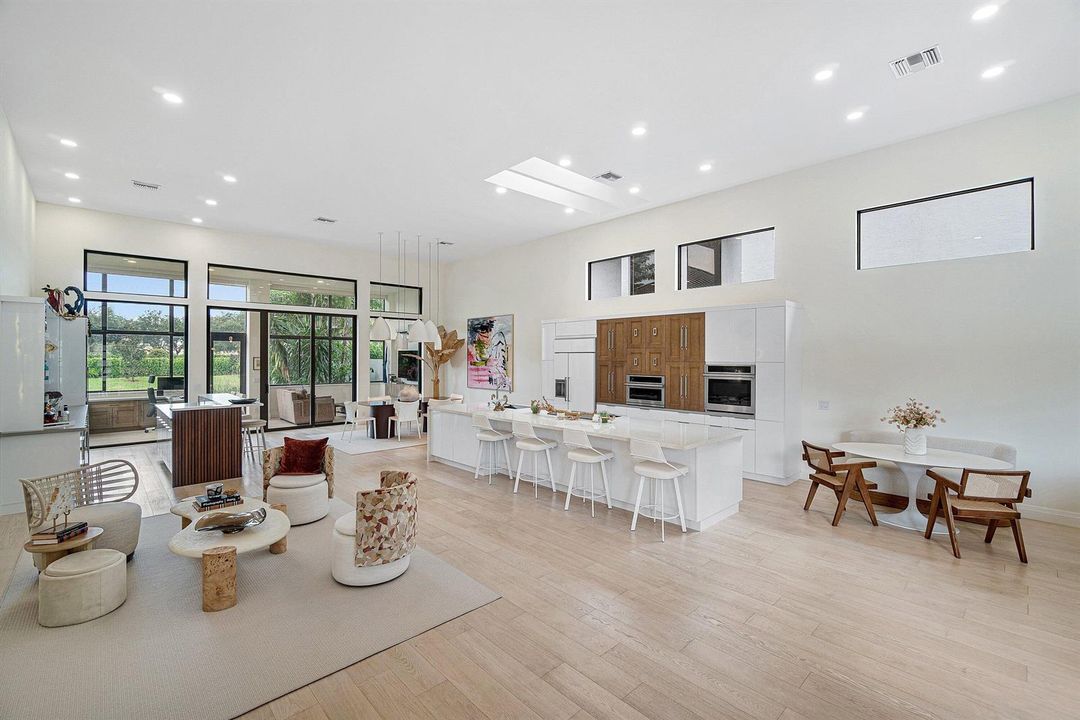 Living Room / Kitchen