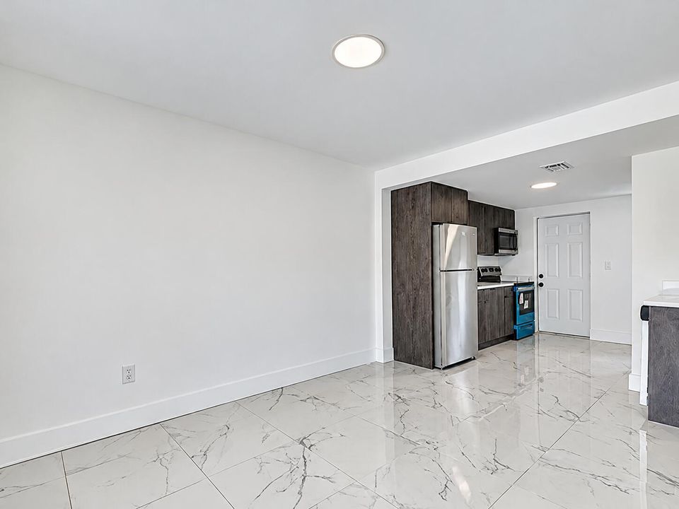 Crisp, natural real estate interior-14