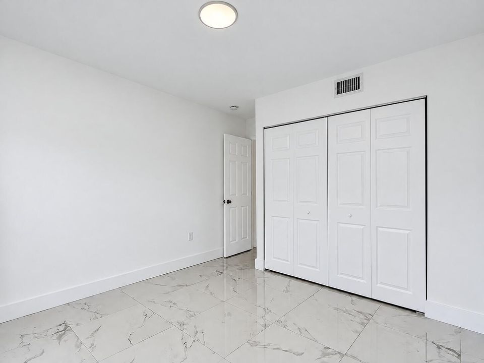 Crisp, natural real estate interior-9