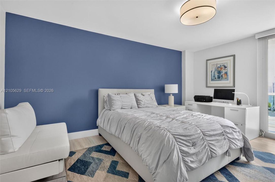 For Sale: $374,900 (1 beds, 1 baths, 991 Square Feet)