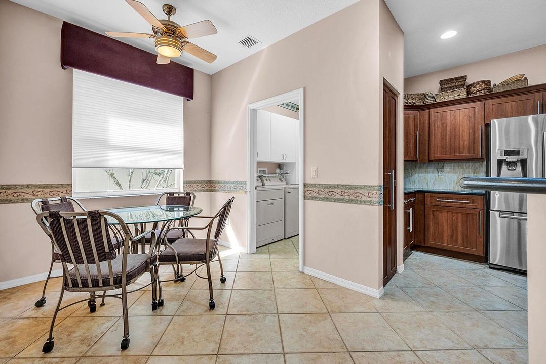 Eat-in Kitchen