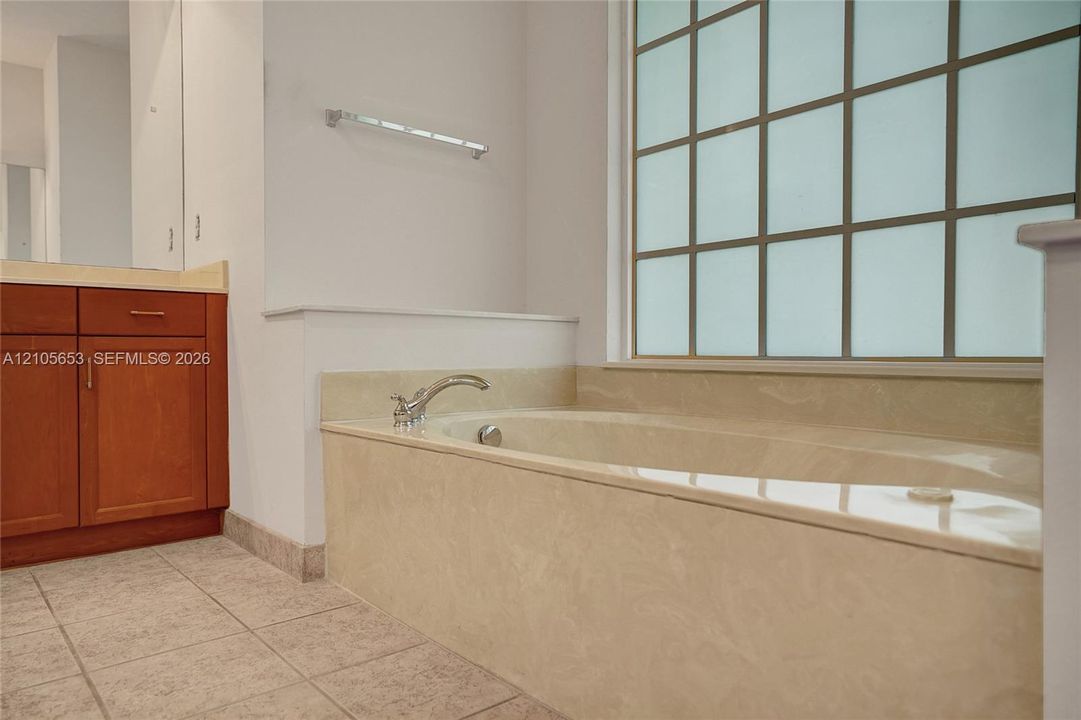 В аренду: $6,000 (4 спален, 3 ванн, 3254 Квадратных фут)