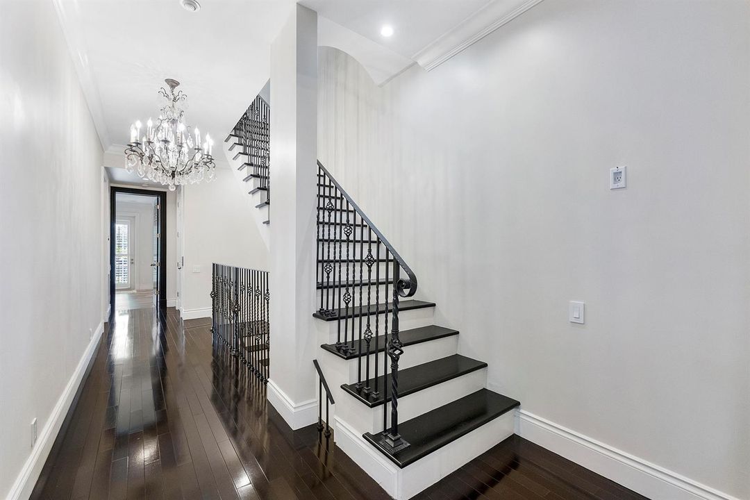 1107 Ne 2nd St_053