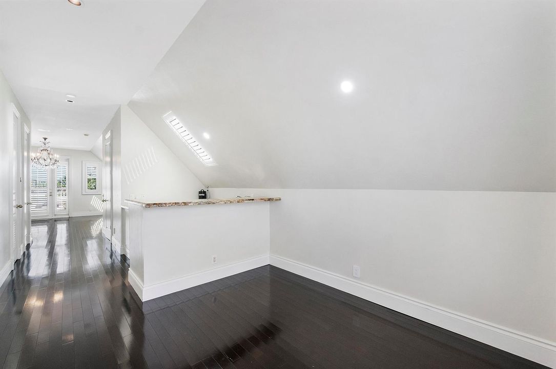1107 Ne 2nd St_065