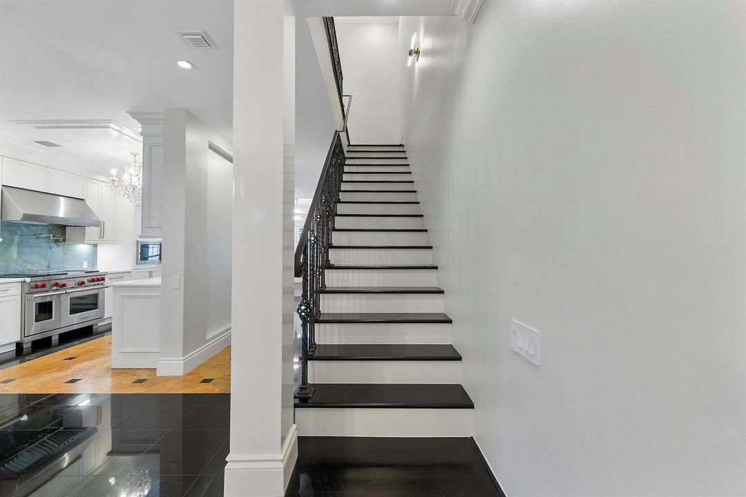 1107 Ne 2nd St_045