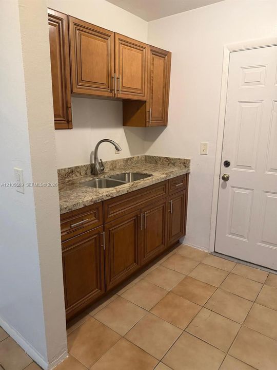 В аренду: $2,250 (2 спален, 1 ванн, 1458 Квадратных фут)