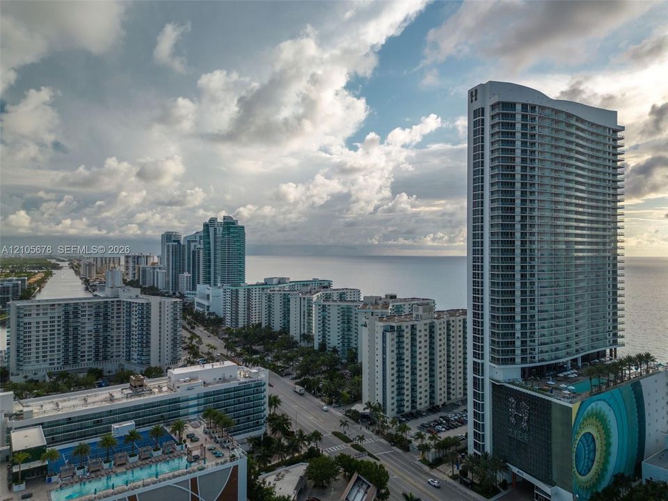 For Sale: $499,000 (2 beds, 2 baths, 1153 Square Feet)