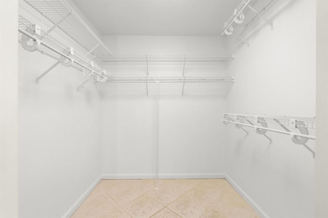 Walk-in Closet