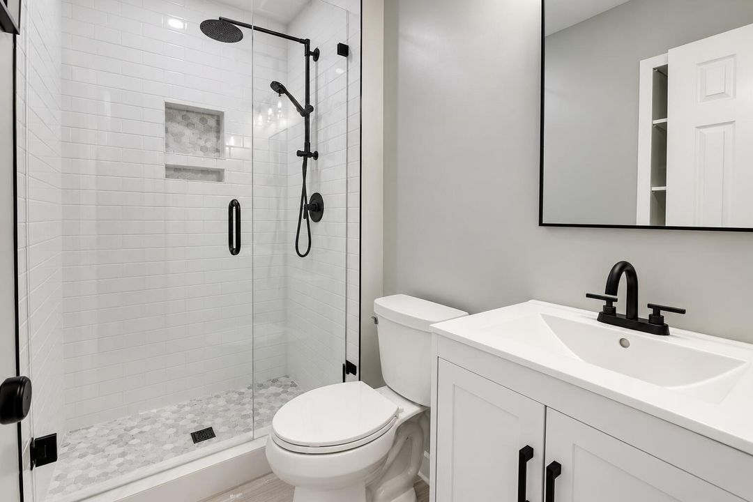 Modern Minimalist Bathroom Retreat