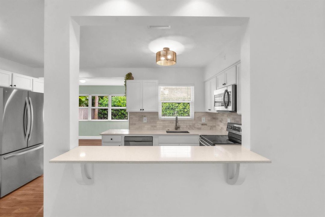 731 NE 49th St-27