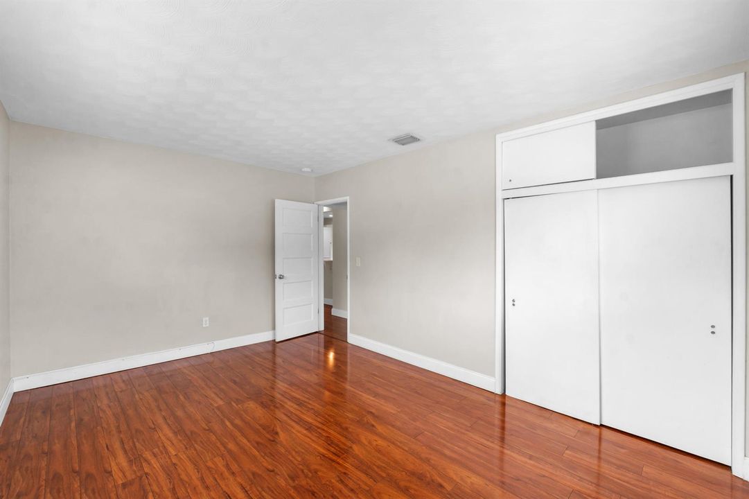 731 NE 49th St-1