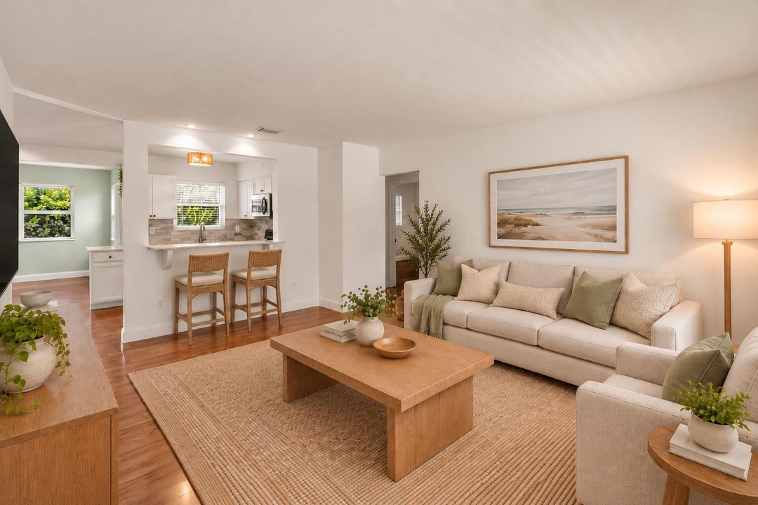 731 NE 49th St-LR3
