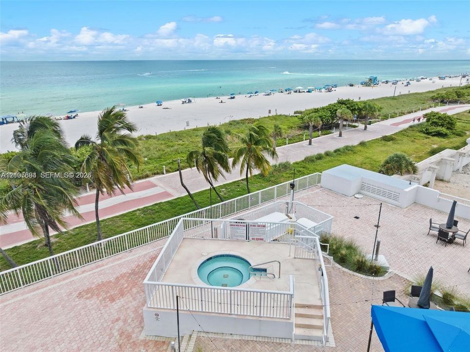 For Rent: $4,300 (2 beds, 2 baths, 1120 Square Feet)