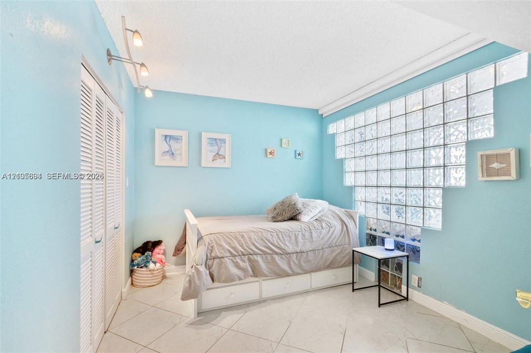 For Rent: $4,300 (2 beds, 2 baths, 1120 Square Feet)