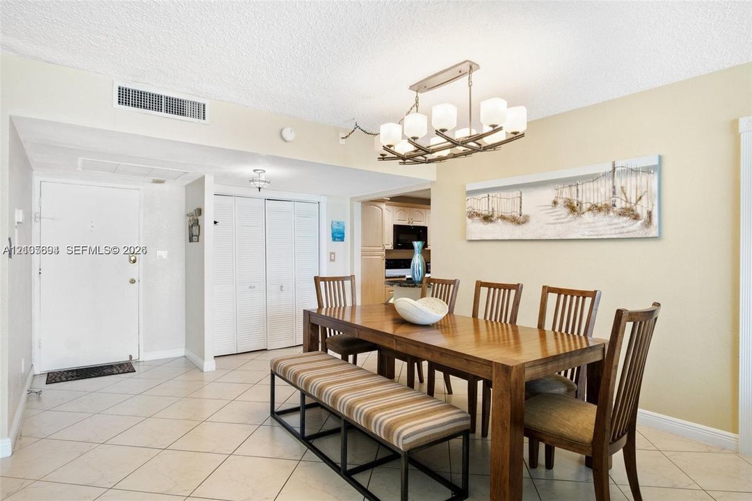 For Rent: $4,300 (2 beds, 2 baths, 1120 Square Feet)
