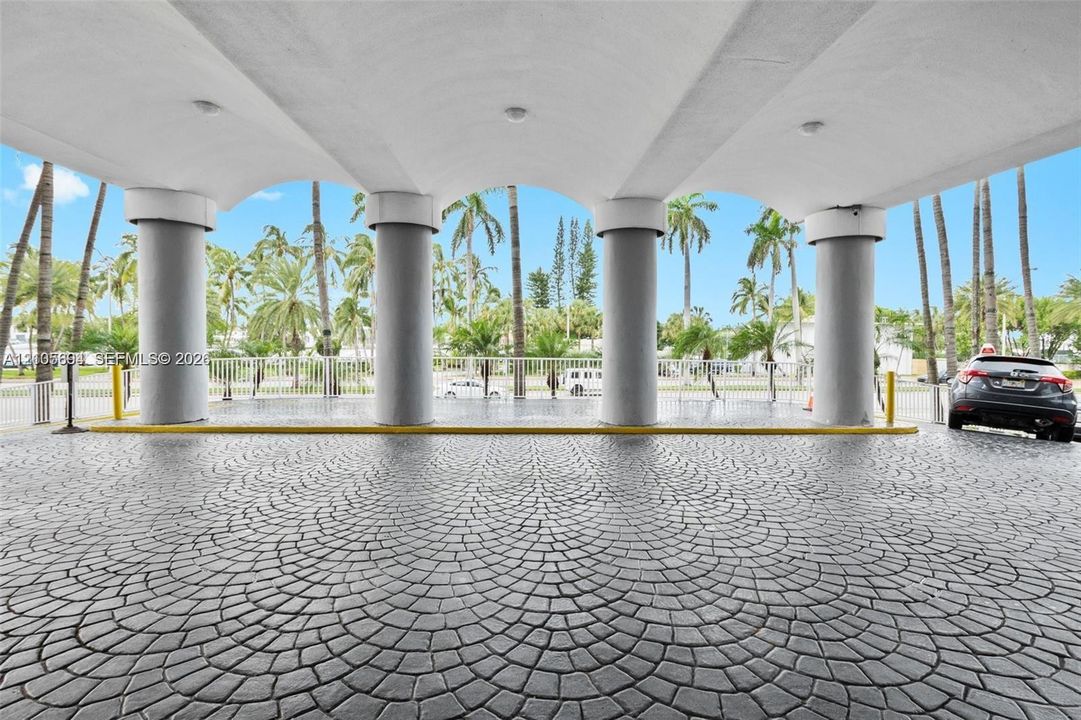 For Rent: $4,300 (2 beds, 2 baths, 1120 Square Feet)