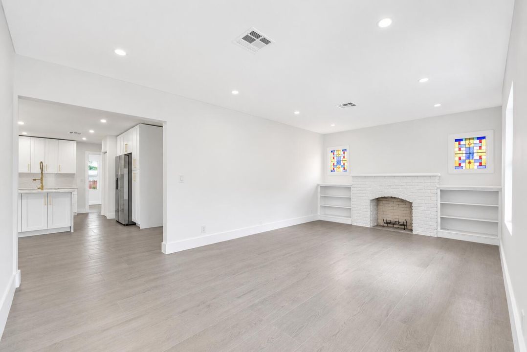 Bright Minimalist Living Room with White