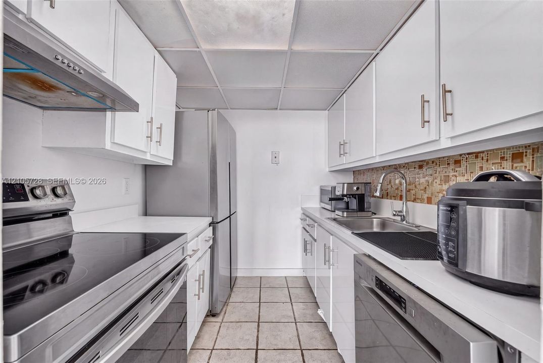 На продажу: $185,000 (1 спален, 1 ванн, 723 Квадратных фут)