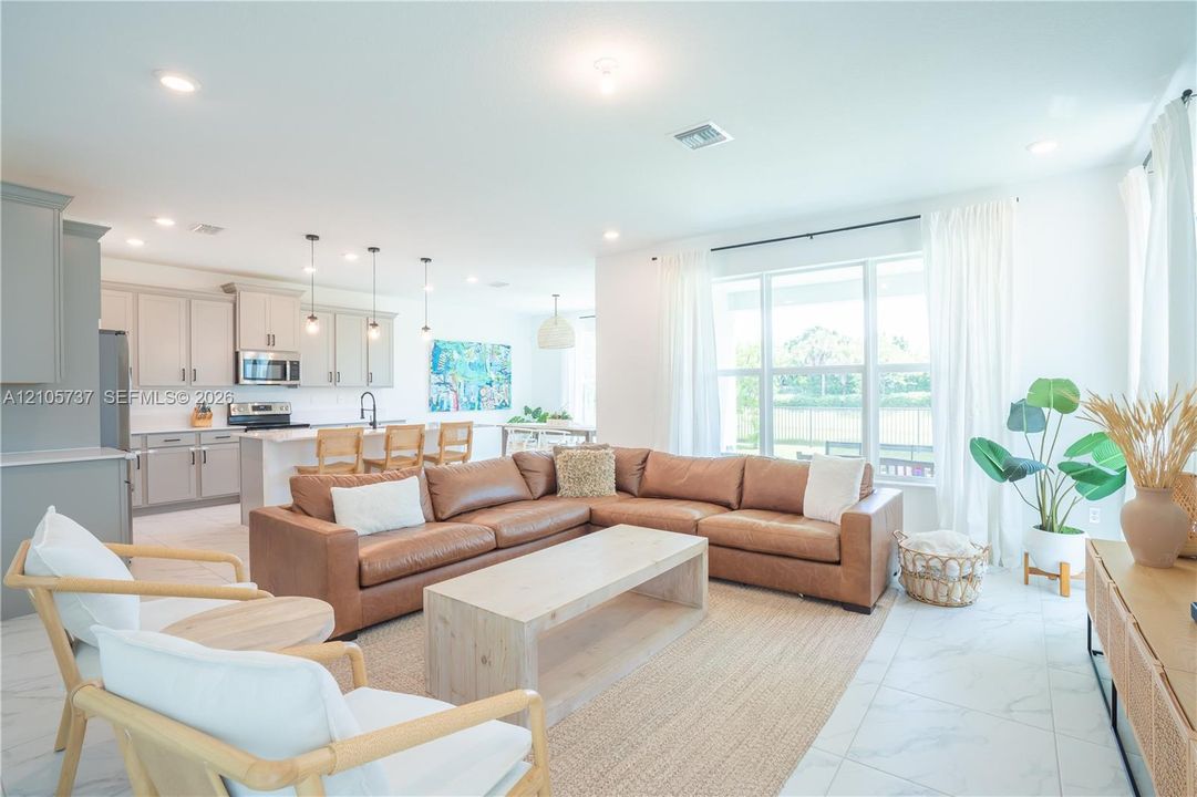 В аренду: $5,600 (5 спален, 3 ванн, 2604 Квадратных фут)