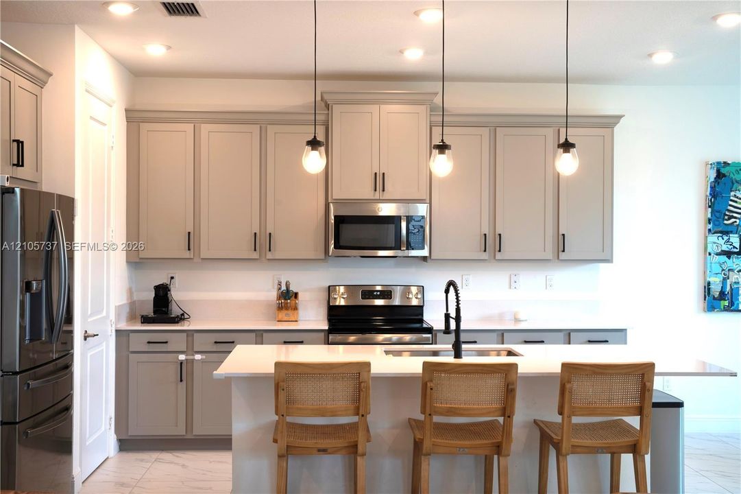 В аренду: $5,600 (5 спален, 3 ванн, 2604 Квадратных фут)