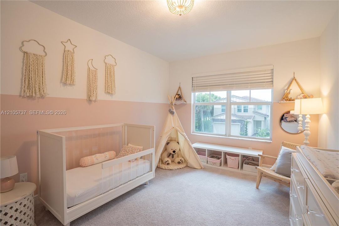 В аренду: $5,600 (5 спален, 3 ванн, 2604 Квадратных фут)