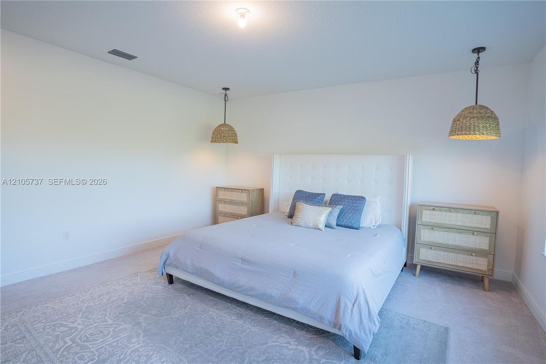 В аренду: $5,600 (5 спален, 3 ванн, 2604 Квадратных фут)